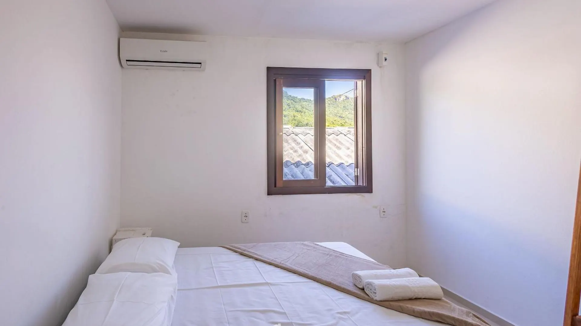 Casa 3Q Pe Na Areia C/ Churrasq. Apc2200 Bombinhas Holiday home